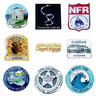 comprar Pinos de lapel de esmalte duro personalizados con logotipo personalizado para marca corporativa online manufacture