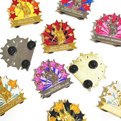 comprar Pin de solapa esmaltado duro o blando personalizado con purpurina, impresión UV y lindo logo de personaje de anime. online manufacture