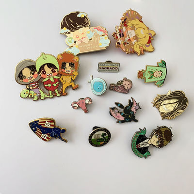 Un buen precio. Pin de solapa esmaltado duro personalizado con temática animal y diseño único en línea