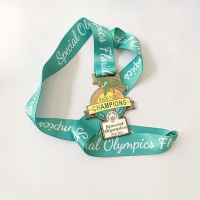 Un buen precio. Medalla deportiva 3D de aleación de zinc con logotipo personalizado fundida a presión para eventos de maratón en línea