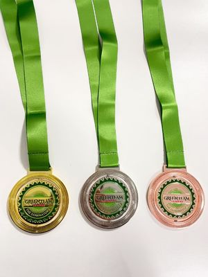 Un buen precio. Logotipo personalizado 5K 10K Running Finisher Award Medalla de hilado con diseño de esmalte 3D en línea
