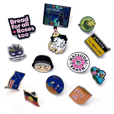 Un buen precio. Bolsa de alta calidad personalizada diseño lindo logotipo personalizado insignias metálicas suave esmalte alfiler en línea