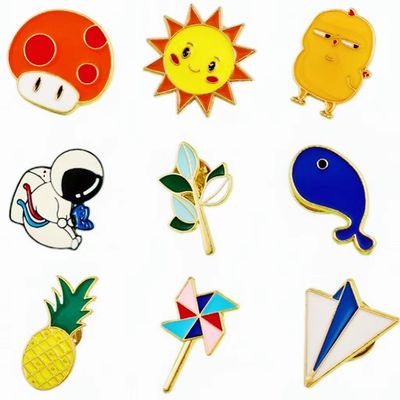 Fábrica de Pines de Solapa Personalizados con Logotipo 2D 3D, Pines de Esmalte Duro y Blando, Fabricante Sin Pedido Mínimo, Insignia de Metal de Aleación de Zinc de Dibujos Animados