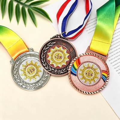Un buen precio. Medalla deportiva de aleación de zinc 3D con cinta para maratón y culturismo en línea