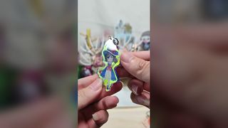 Llavero personalizado de PVC y acrílico de anime: primer plano 3D impreso con rayos UV y efecto de holograma de estrella translúcido